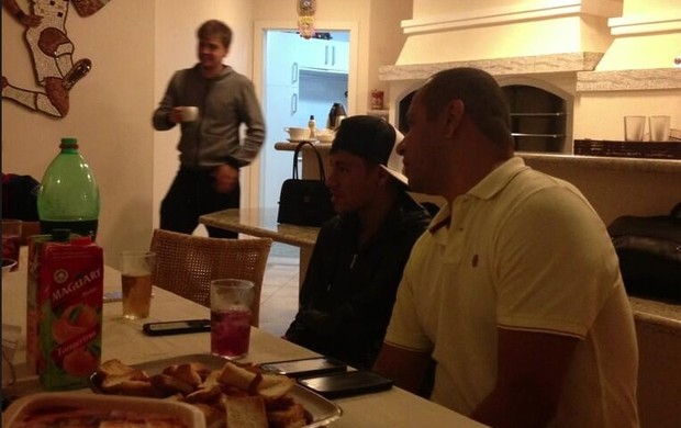 Neymar e pai (Foto: Reprodução / Twitter)