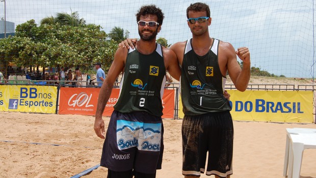 Jorge e Billy, vencedores da etapa de João Pessoa do Circuito Nacional de Vôlei de Praia (Foto: Lucas Barros)