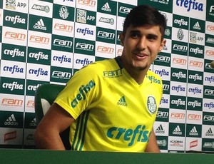 Nascido após último título, zagueiro quer 'marco histórico' no Palmeiras