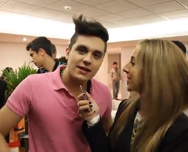 Luan Santana e a repórter de QUEM Giulianna Campos (Foto: Reprodução)