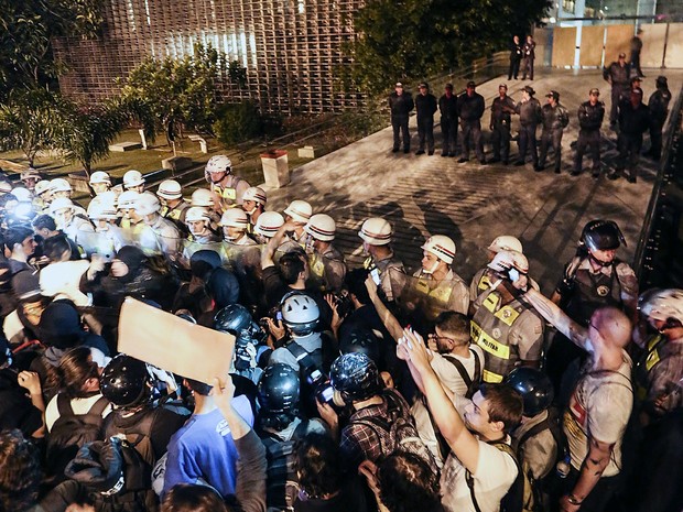 SP protesto Assembleia (Foto: Miguel Schincariol/AFP)