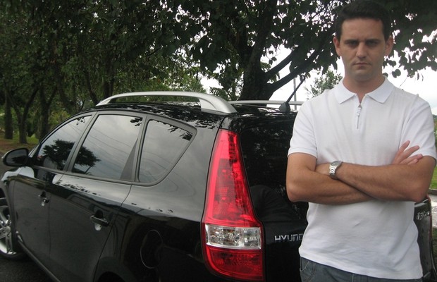 Ricardo Vaz e Hyundai i30 CW sem antiesmagamento (Foto: Shyla Vaz) Ricardo Vaz e Hyundai i30 CW sem antiesmagamento (Foto: Shyla Vaz)