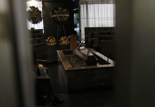 Cremação de Ada Chaseliov (Foto: Celso Tavares/ EGO)