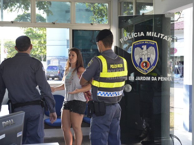 G1 Homem furta bicicleta ao lado de posto da PM em Vitória notícias