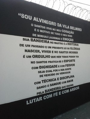 Hino do Santos muro CT Rei Pelé (Foto: Arquivo Pessoal / Paulo Consentino)