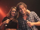 Ex-namorados, Rafael Almeida e Alinne Rosa cantam juntos no Rio
