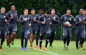 Santa Fé treina no CT do São Paulo e tem apoio para enfrentar o Corinthians