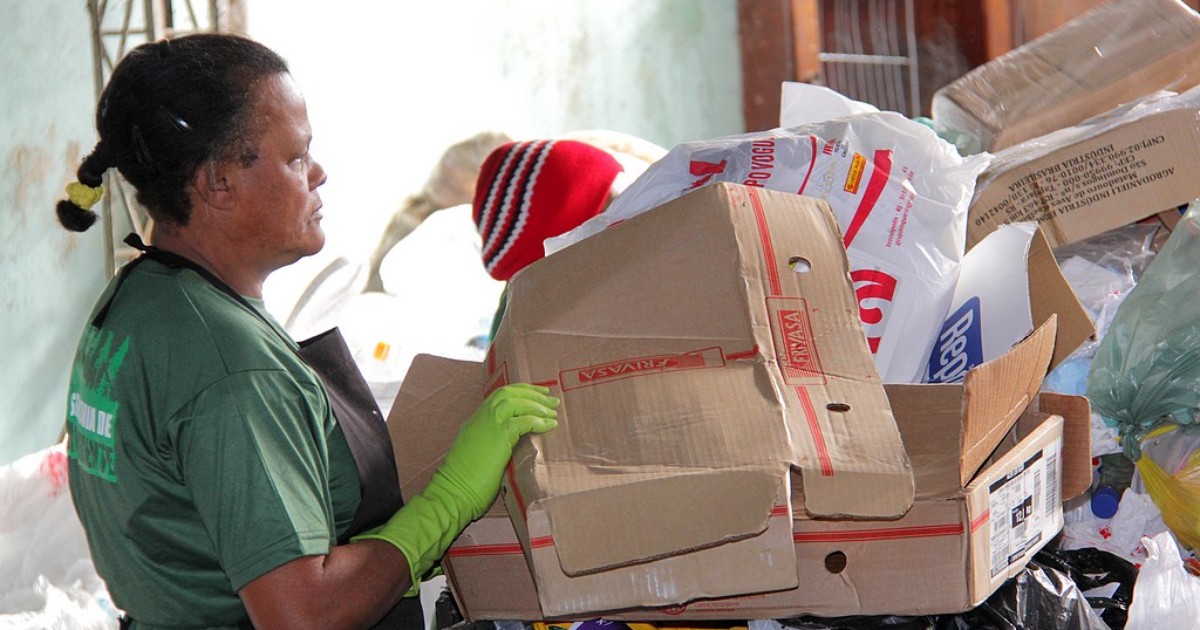 Coleta seletiva recolhe 10 toneladas de material em Teresópolis, no ... - Globo.com