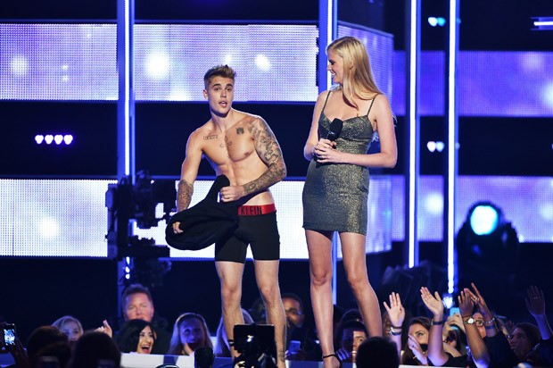 Justin Bieber no Fashion Rocks 2014 (Foto: Getty Images)