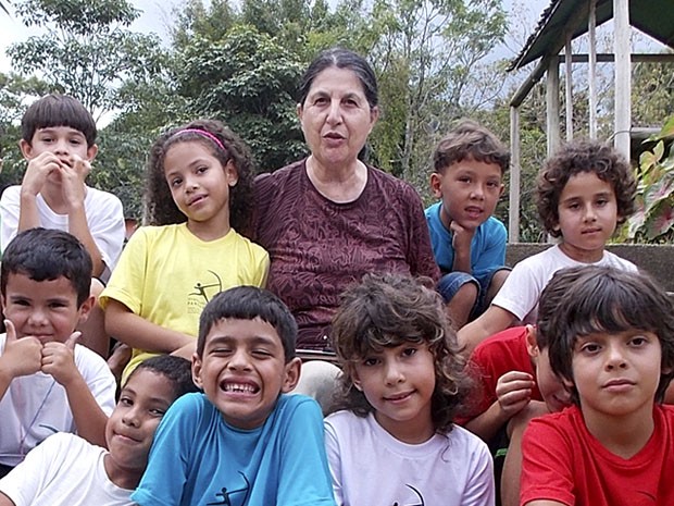 Mara Novelo Gerbelli, saiu de São Paulo para abrir lar assistencial voltado para crianças carentes. Acabou fundando escola, e hoje desenvolve trabalhos voluntários no local. (Foto: Daniel Corrá)