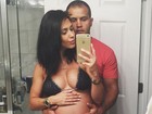 Bella Falconi mostra barrigão seis semanas antes de dar à luz