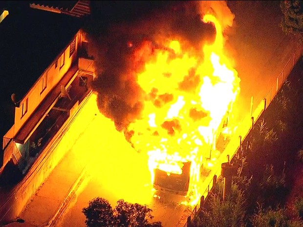 ônibus incêndio SP (Foto: Reprodução/GloboNews)