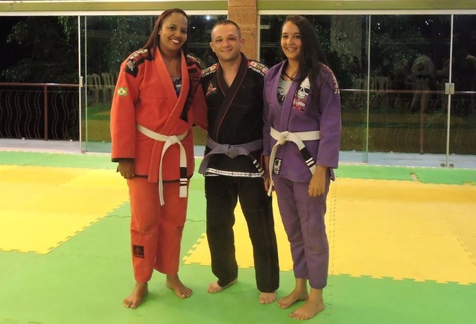 O lutador de jiu-jítsu Diego Campos Rodrigues com a mulher, Ana Kelly Santos, e a filha, Ana Cecília Rodrigues (Foto: Diego Rodrigues/Arquivo pessoal)