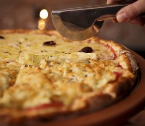 No novo Espaço Nobre Pizza-Bar há pizzas tradicionais, como maguerita, napolitana e rúcula, além de sabores diferentes como Shitake (Foto: Divulgação)