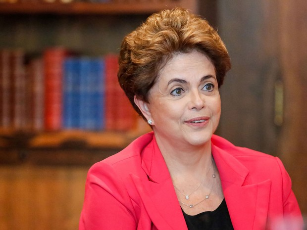 A presidente afastada Dilma Rousseff conversa com jornalista do El Pais (Foto: Roberto Stuckert Filho/PR)