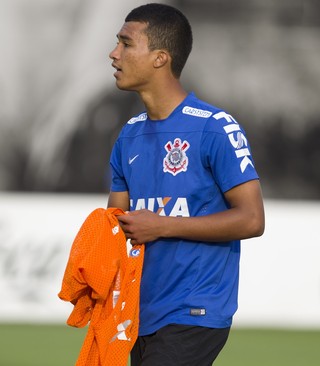 Corinthians recebe sondagem e deve emprestar Tocantins ao Santos