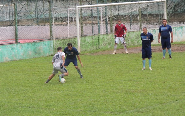 Expectativa era grande toda a vez que Everton tocava na bola (Foto: Vitor Geron / Globoesporte.com)