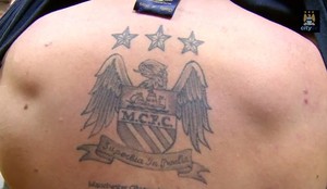  Tattoo Agüero (Foto: Reprodução Site oficial Manchester City)