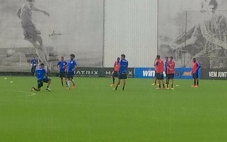 Corinthians volta ao Brasil, e titulares são dispensados de treino no CT
