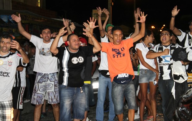 Confusão, torcida do Treze no Estádio PV (Foto: Magnus Menezes / Jornal da Paraíba)