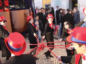 Celebração de formatura dos estudantes de Coimbra, no Globo Universidade (Foto: Divulgação Rede Globo)