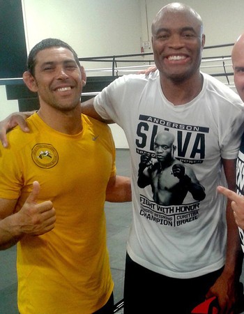 Guto Demeski, fisioterapeuta do Anderson Silva (Foto: Arquivo Pessoal) Guto Demeski, fisioterapeuta do Anderson Silva (Foto: Arquivo Pessoal)