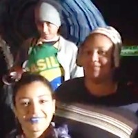 Seis pessoas recebem Seleção em Teresópolis (Reprodução/GloboEsporte.com)