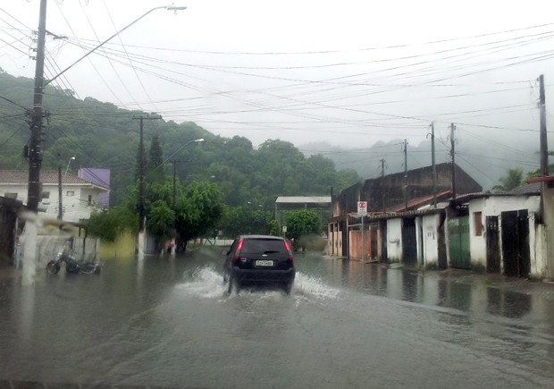 G1 Chuva Provoca Alagamentos Em Cidades Da Baixada Santista SP