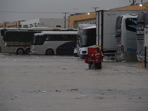 Chuva teria começado por volta das 17h e durou aproximadamente 40 minutos. (Foto: Divulgação/ Elinaldo Ventura)