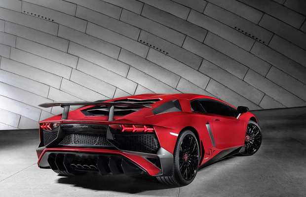 Lamborghini Aventador Superveloce E Lancado Em Genebra