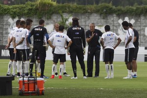 Corinthians dispensa concentração e testa novo modelo em semana corrida