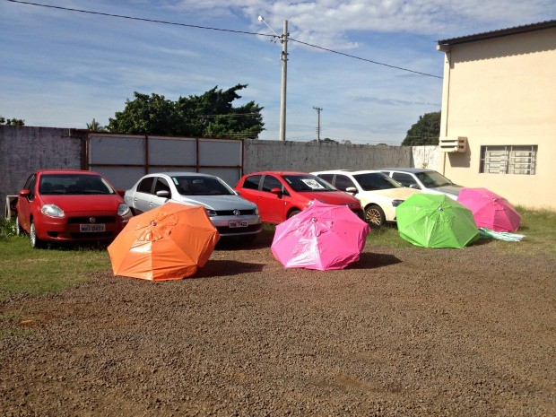 Quinze pessoas foram presas, onze em Campo Grande e quatro no PR.  Suspeitos adquiriram cinco carros novos e casas nos dois estados.