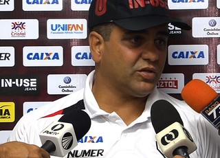 Marcelo Cabo - técnico do Atlético-GO (Foto: Reprodução / TV Anhanguera)