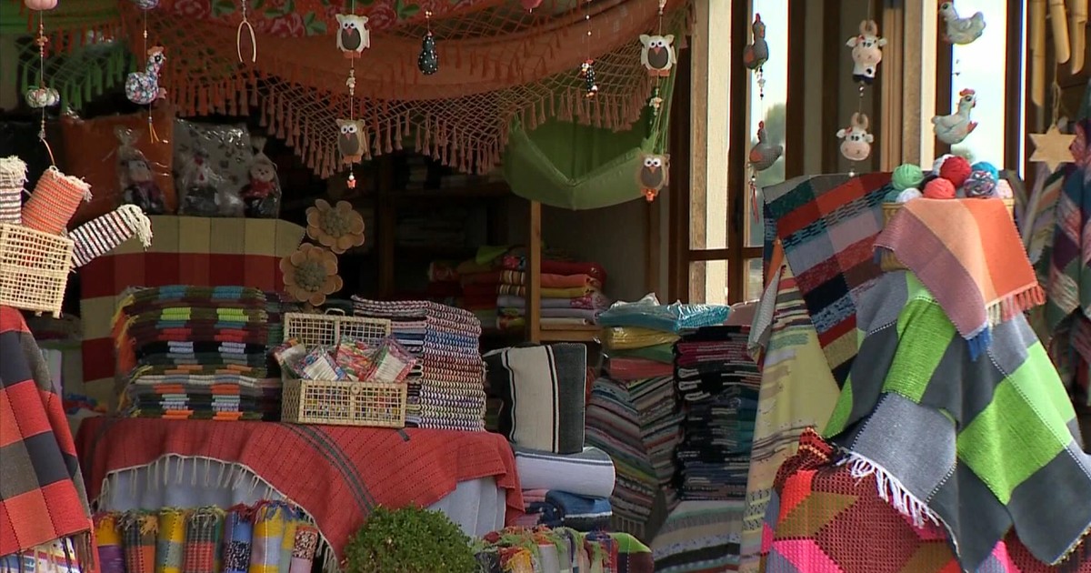G1 Feira de artesanato deve reunir 15 mil pessoas em Resende Costa, MG notícias em Zona da Mata Aparador De Ferro Com Vidro ~ G1 Feira de artesanato deve reunir 15 mil pessoas em Resende Costa, MG notícias em Zona da Mata