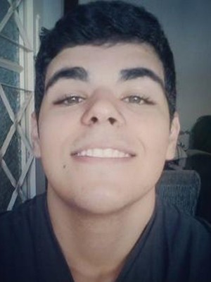 Rodrigo Angeli, de 18 anos, reside em Uberaba e fez sua inscrição no Enem no primeiro dia (Foto: Arquivo pessoal/Rodrigo Angeli)