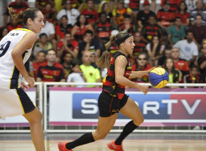 Adrianinha basquete Sport (Foto: Divulgação/LBF)
