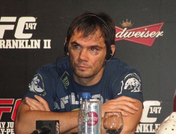 Rich Franklin na coletiva de impresa após o UFC 147 (Foto: Marcelo Russio / SporTV.com)