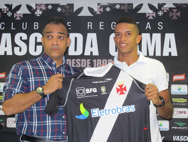 William Matheus apresentação Vasco (Foto: Gustavo Rotstein / Globoesporte.com) William Matheus apresentação Vasco (Foto: Gustavo Rotstein / Globoesporte.com)