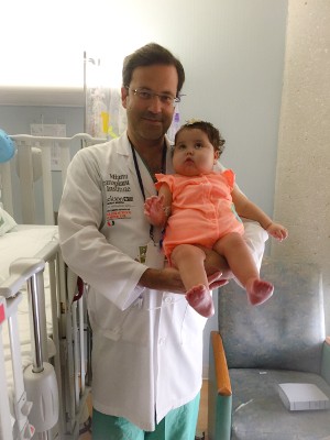 Rodrigo Vianna é responsável pelo tratamento da menina (Foto: Arquivo Pessoal/Patrícia de Lacerda)