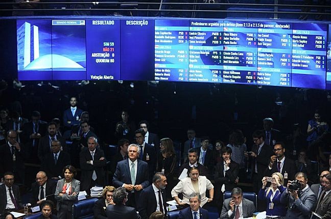 O placar eletrônico do Senado mostra o resultado da votação da conclusão da fase de pronúncia do processo de impeachment contra Dilma (Foto: Marcos Oliveira / Agência Senado)