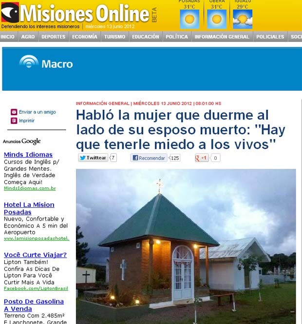 O mausoléu que foi equipado pela viúva Adriana Villarreal para dormir ao lado do marido morto, em foto do site Misiones Online (Foto: Reprodução)