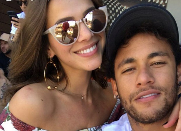 Foto: Um fã clube de Bruna Marquezine e Neymar postou uma foto com os  rostos dos artista e com a palabra 'Acabou', em cima da montagem. Bruna  Marquezine curtiu e os fãs