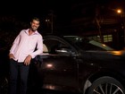 Borat, do 'Amor & Sexo', já levou 'ovada' de taxistas ao dirigir seu Uber