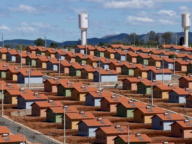No Residencial Vista do Lagos, em Lavras, MG, 400 casas estão prontas, mas não foram entregues para proprietários (Foto: Reprodução/EPTV) No Residencial Vista do Lagos, em Lavras, MG, 400 casas estão prontas, mas não foram entregues para proprietários (Foto: Reprodução/EPTV)