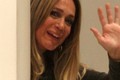 Seguida em shopping,
 Susana Vieira não deixa paparazzo ser expulso (Marcos Ferreira / foto rio news)