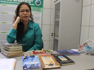 Vanessa Moura, psicóloga, conta que pedido de leitura partiu dos próprios detentos (Foto: Patrícia Andrade/G1)