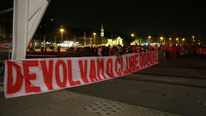 Protesto Inter Internacional Beira-Rio (Foto: Diego Guichard/GloboEsporte.com)