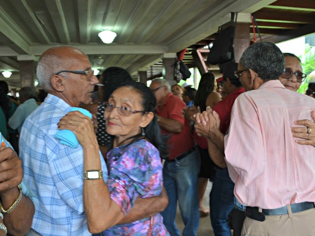 Especialista diz que dançar é uma atividade importante na prevenção de demências (Foto: Iryá Rodrigues/G1) Especialista diz que dançar é uma atividade importante na prevenção de demências (Foto: Iryá Rodrigues/G1)