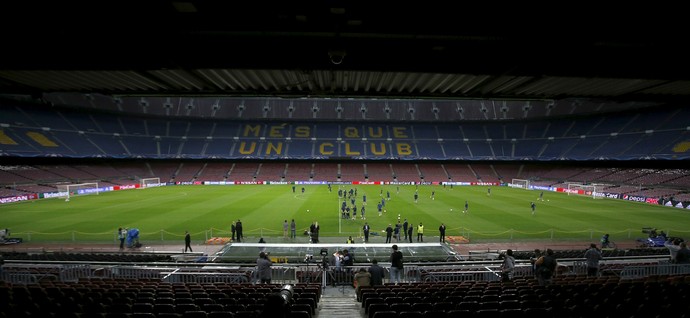 Camp Nou para Barcelona x BATE Borisov (Foto: Reuters)