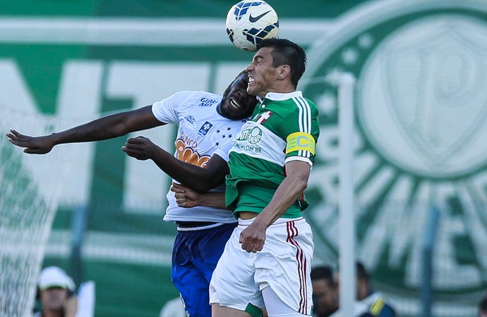 Lúcio se arrepende e pede desculpas a Manoel, que nega maldade em lance